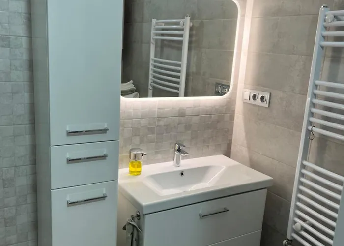 Ildiko's 2 Bedroom Cosy Appartement *